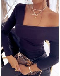 Атрактивна елегантна вталена дамска блуза с голо рамо в черно - код 5343